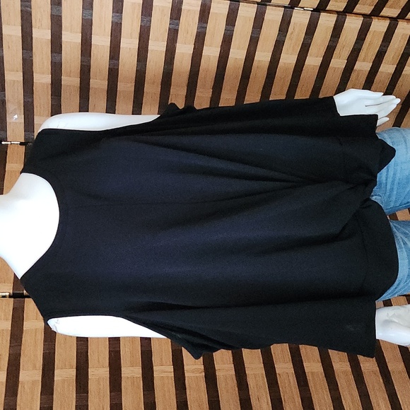 NWT! Michael MK cold shoulder top - Picture 2 of 9